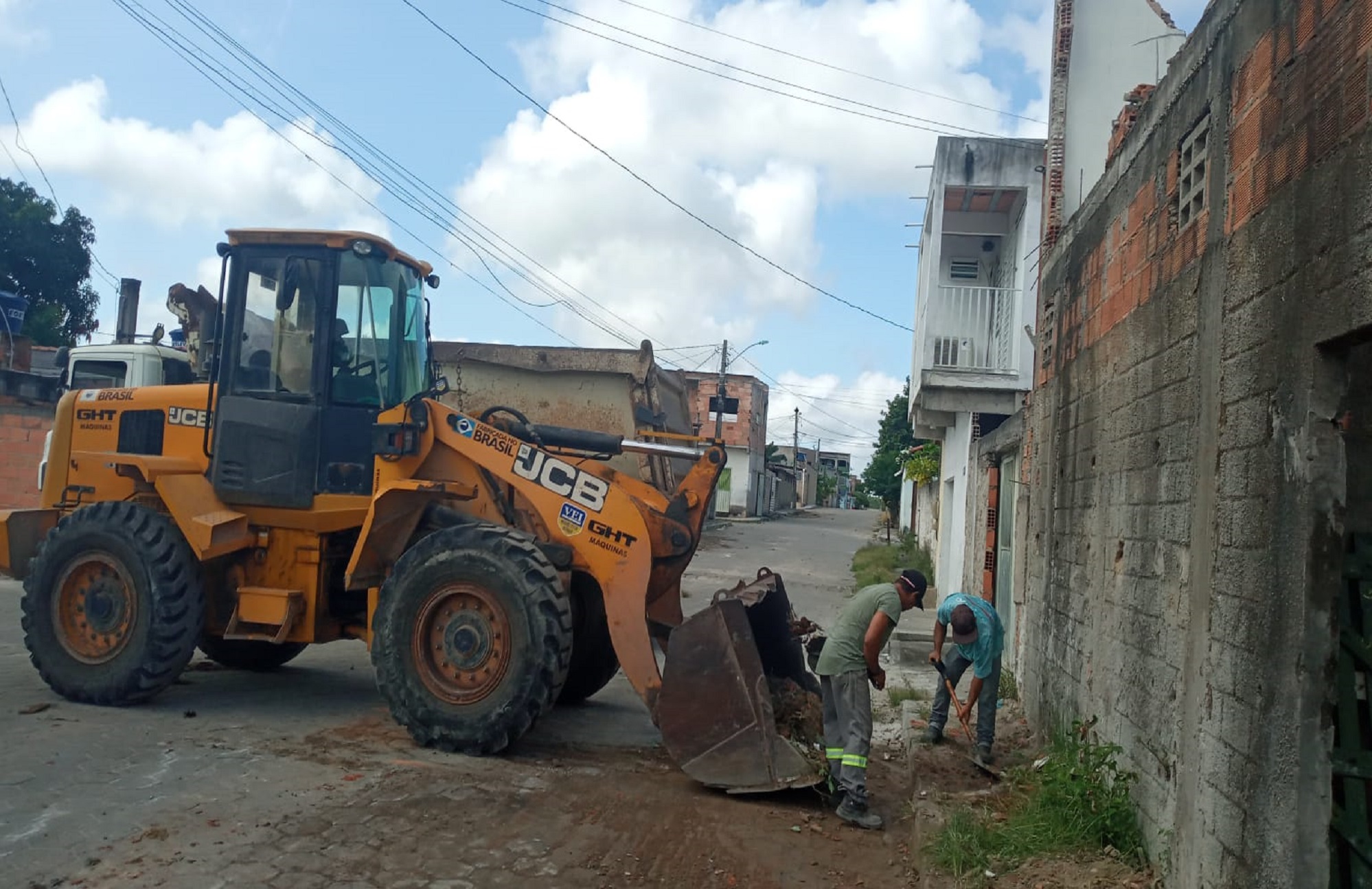 BAIRROS VILLAGE E VITÓRIA: LIMPEZA ESTÁ ‘ON’