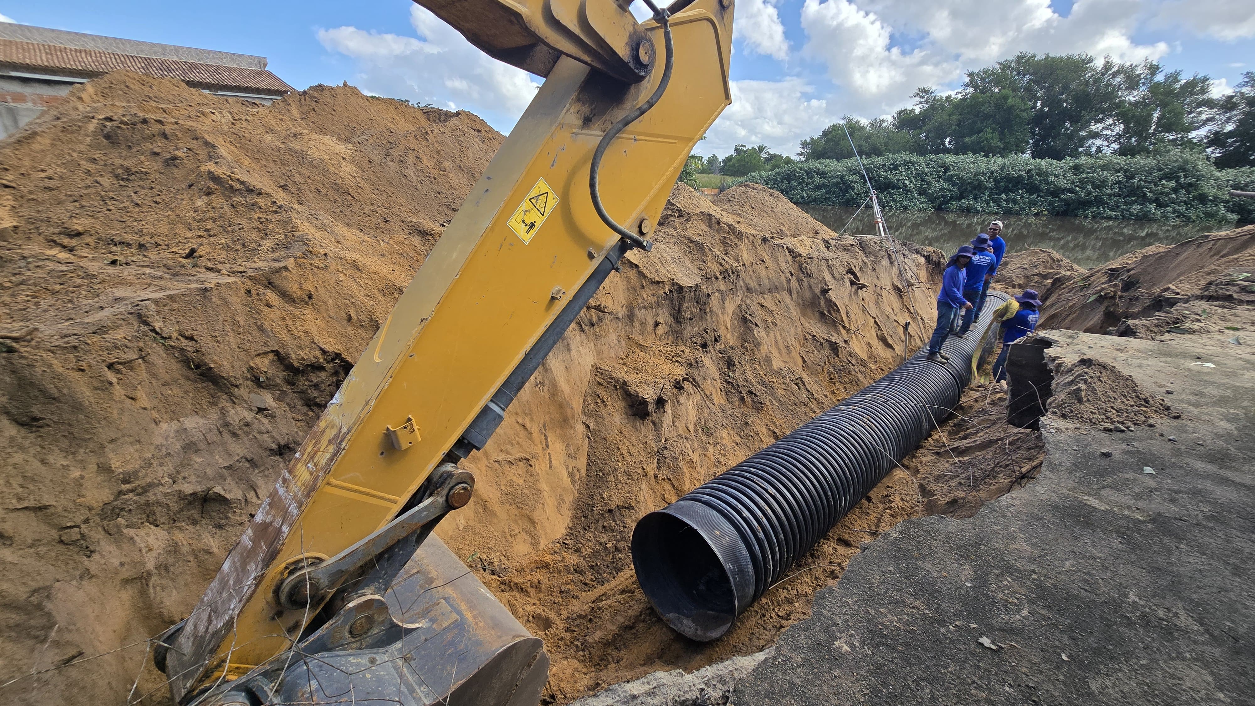 PREFEITURA DE SÃO MATEUS REFORÇA AÇÕES DE DRENAGEM E ALERTA POPULAÇÃO PARA CHUVAS INTENSAS