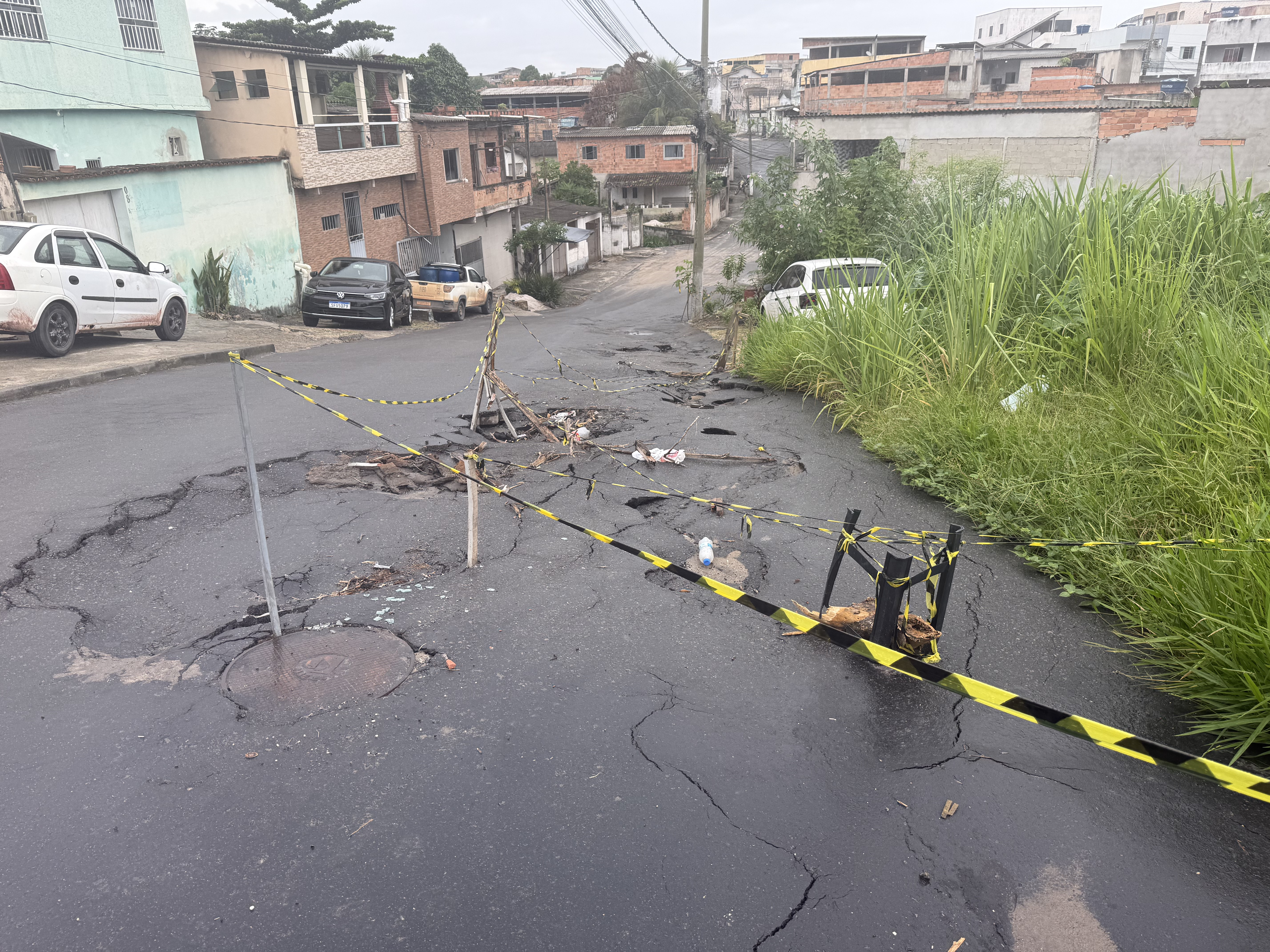  VIA NO BAIRRO NOVO HORIZONTE É INTERDITADA POR RISCO À SEGURANÇA