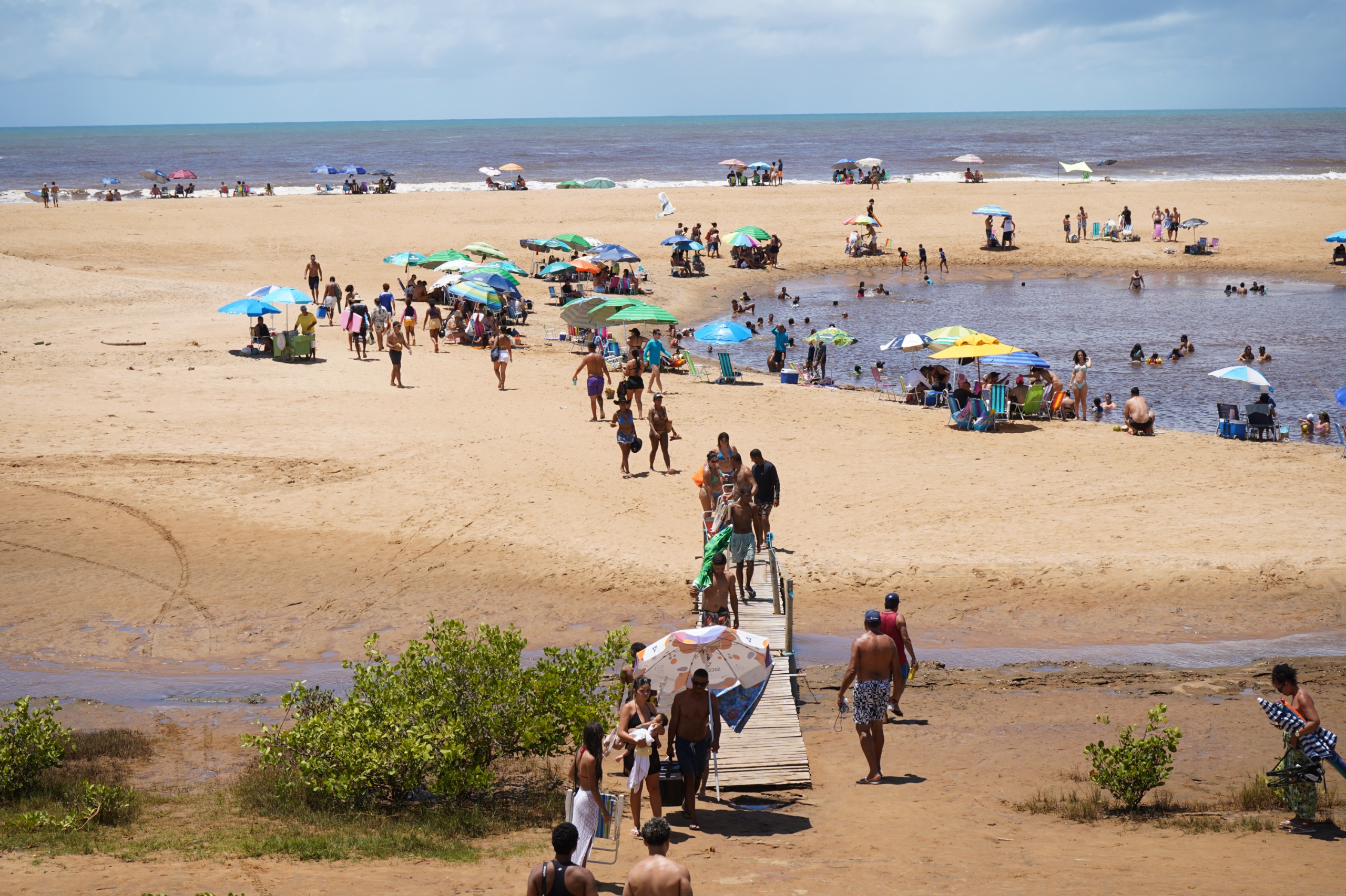 O BRILHO DO CARNAVAL DE SÃO MATEUS: FESTIVIDADES E ENCANTOS DOS BALNEÁRIOS