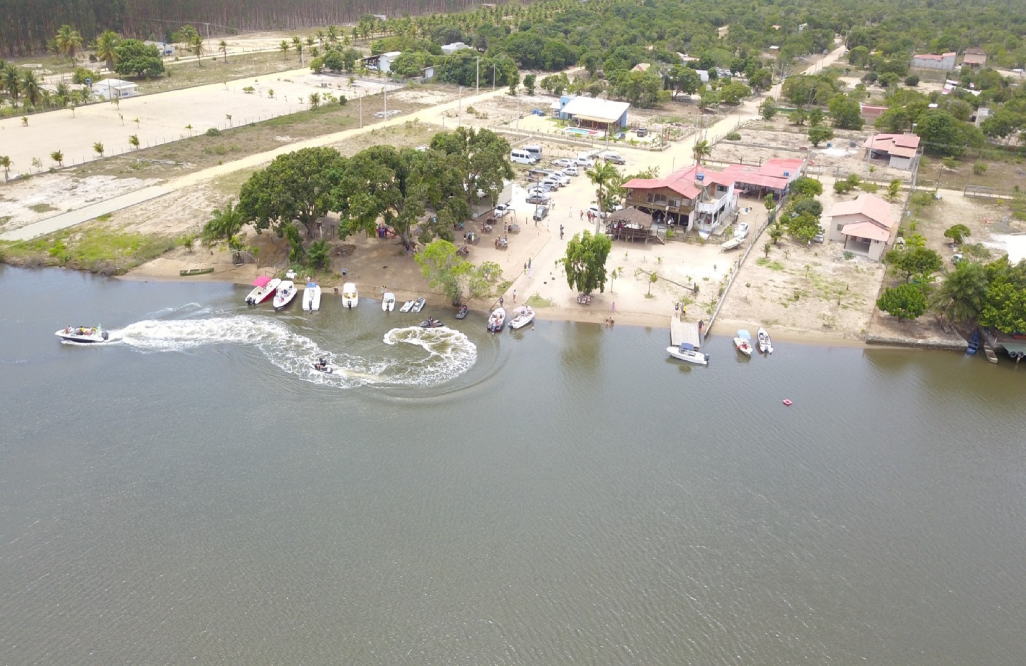 QUE TAL UM PASSEIO COLETIVO, DE 360 GRAUS, EM VOLTA DA ILHA DE GURIRI, DE JET SKI? VAI SER NESTE SÁBADO