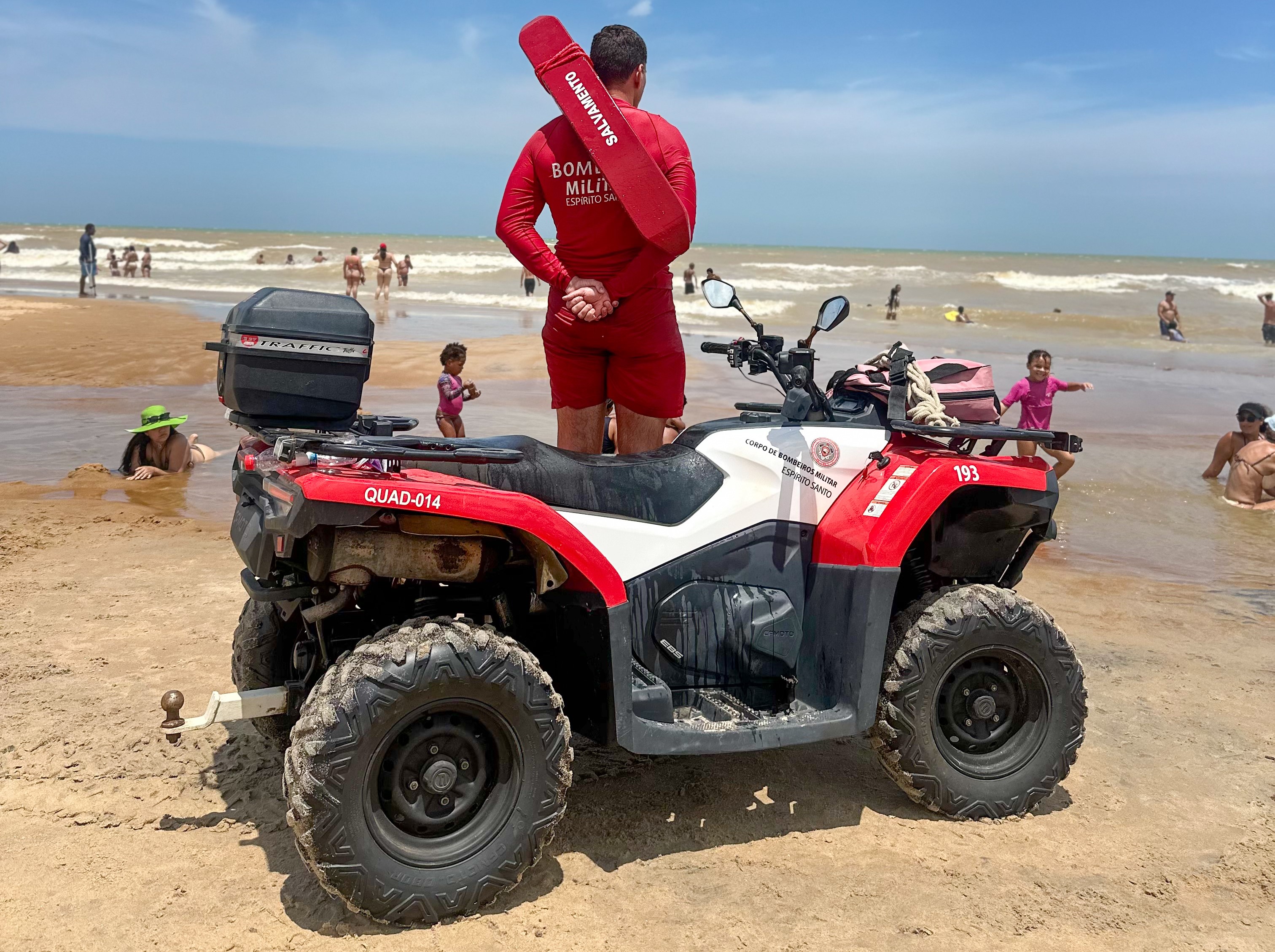 GUARDA-VIDAS REALIZAM MAIS DE 38 MIL AÇÕES PREVENTIVAS DURANTE O PERÍODO DE FIM DE ANO EM SÃO MATEUS