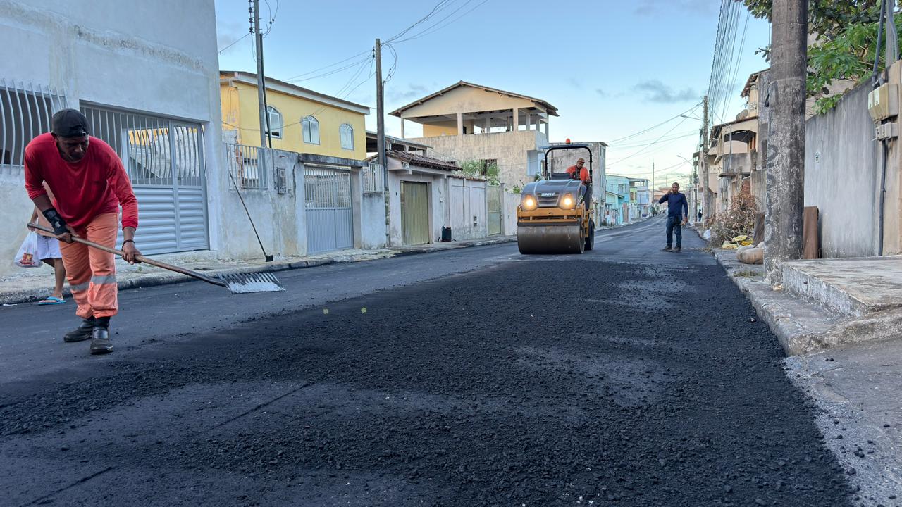 PREFEITURA AMPLIA FRENTES DE RECAPEAMENTO ASFÁLTICO NOS BAIRROS SEAC E SÃO PEDRO