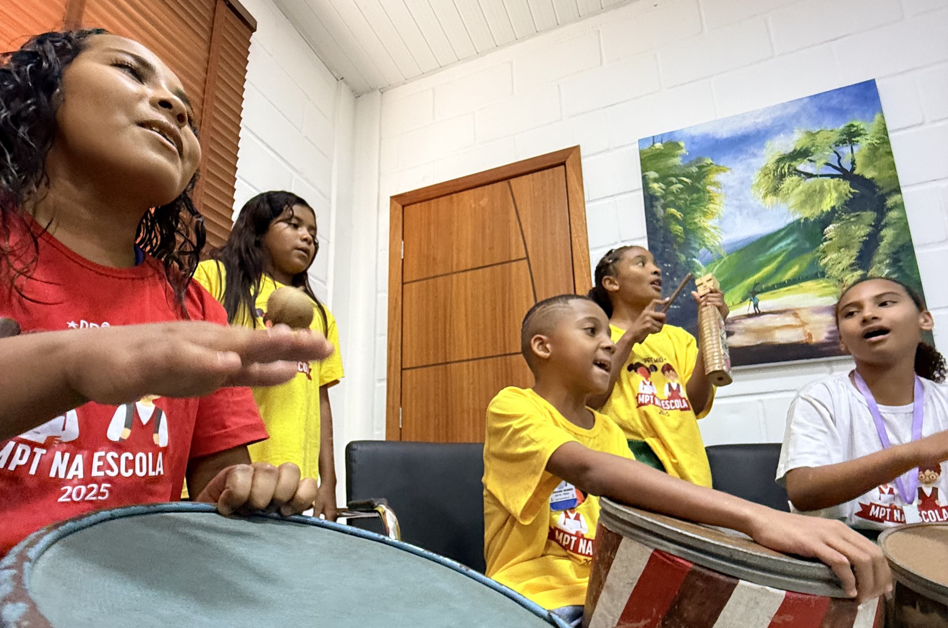 SÃO MATEUS É DESTAQUE NA CULMINÂNCIA ESTADUAL DO “MPT NA ESCOLA” 2025